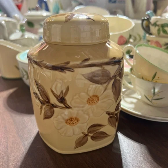 Vintage Tea Canister - Picture 5 of 5